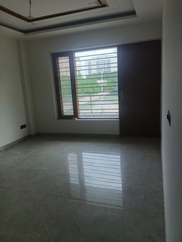 Room, sector 85 4 Bedroom 350 Sq.Ft. Builder Floor In Sector 85 Faridabad 8986145