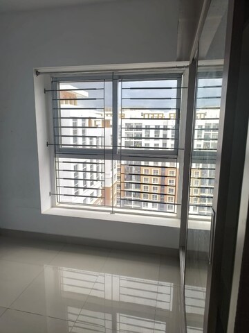 Room in 3 BHK Apartment at Kolte Patil Raaga, Hennur Road – for Rent