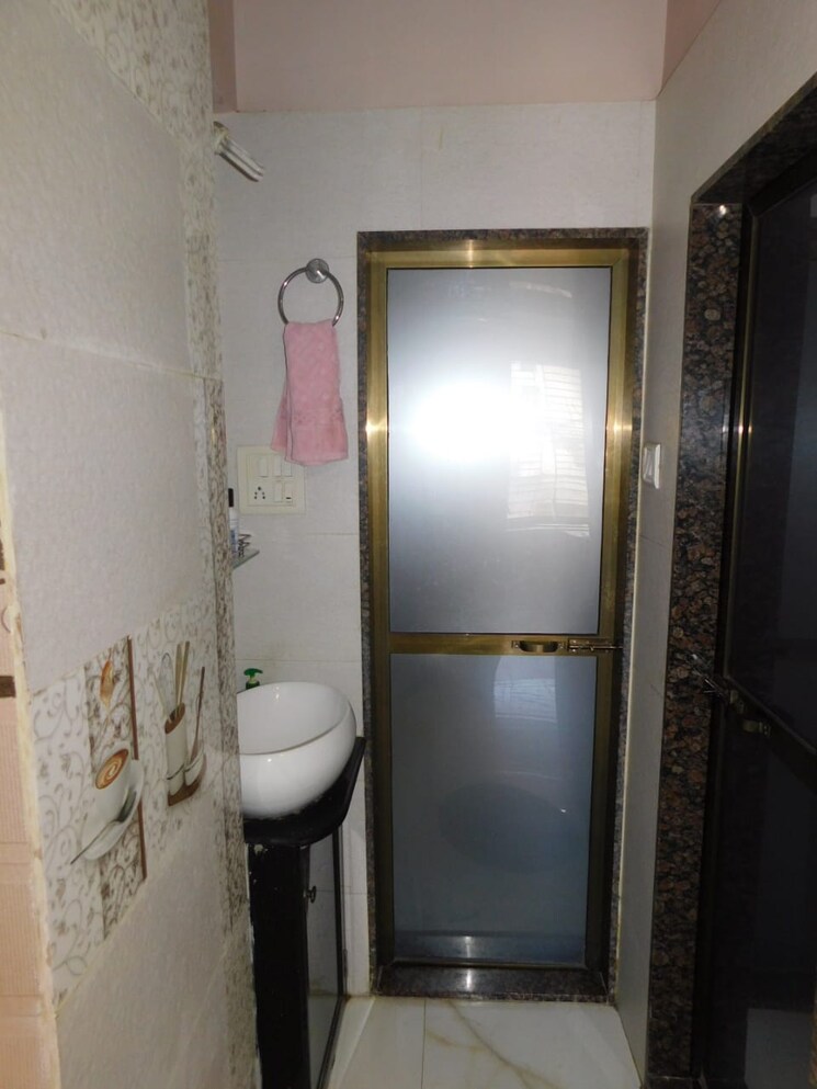 Bathroom, malkani-palace-chs 1 Bedroom 444 Sq.Ft. Apartment In Jogeshwari West Mumbai 8986188