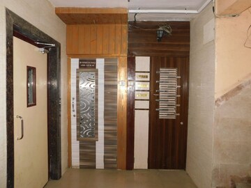 Room in 1 BHK Apartment at Malkani Palace CHS, Jogeshwari West – for Sale
