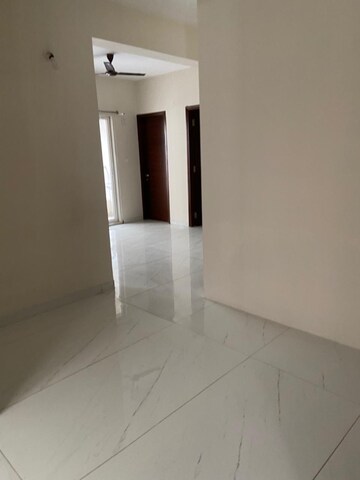 Room in 2 BHK Apartment at SR Residency Ameerpet, Ameerpet – for Rent