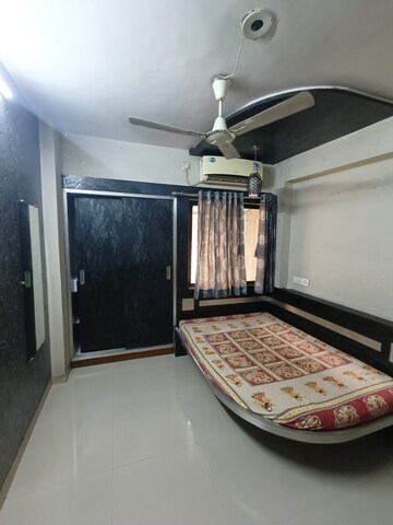 Bedroom in 6 BHK Apartment at Lower Parel – for Rent