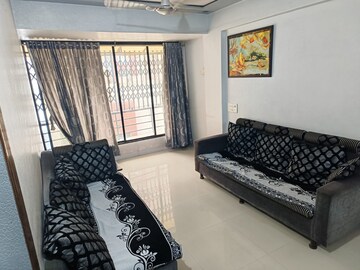 Bedroom in 6 BHK Apartment at Lower Parel – for Rent