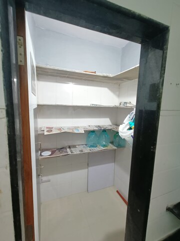 Furnished Amenities in 6 BHK Apartment at Lower Parel – for Rent
