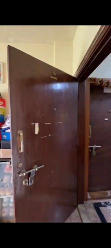 Furnished Amenities in 1 BHK Apartment at Jyoti Complex, Goregaon East – for Rent