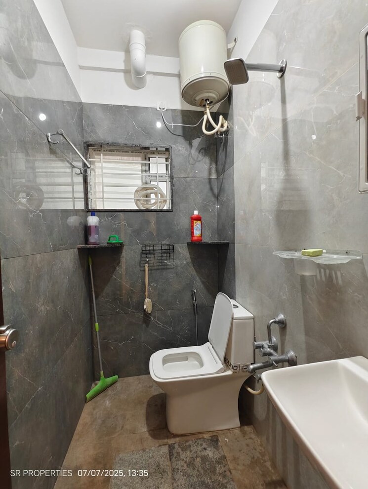 Bathroom, hsr layout sector 2 2 Bedroom 1800 Sq.Ft. Builder Floor In Hsr Layout Sector 2 Bangalore 8986346