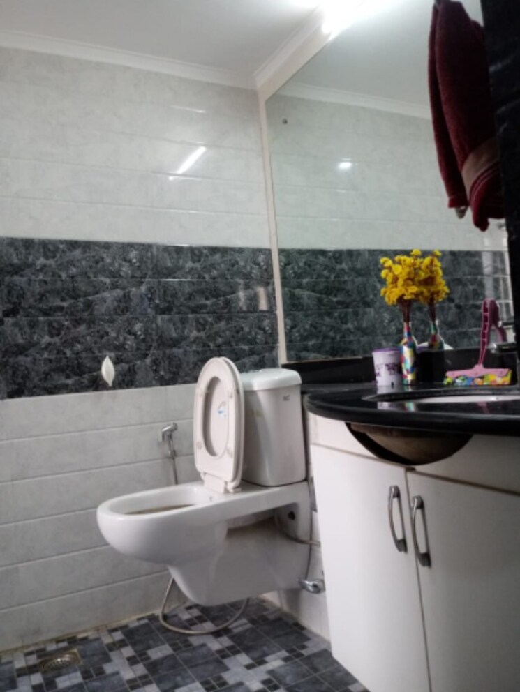 Team Area, unitech-south-city-ii 3 Bedroom 1850 Sq.Ft. Builder Floor In Sector 50 Gurgaon 8986367