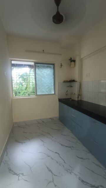 Room in 1 BHK Apartment at Omkar Prasad CHS, Borivali West – for Rent