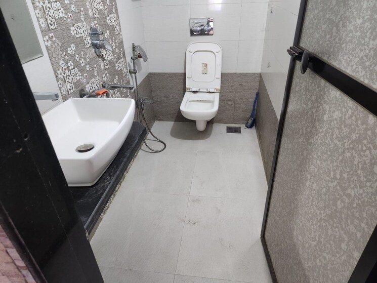 Bathroom, shruti-chs-kopar 2.5 Bedroom 1500 Sq.Ft. Apartment In Kopar Khairane Navi Mumbai 8986415