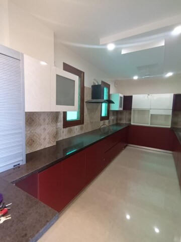 Kitchen in 3 BHK Builder Floor at SS Mayfield Gardens, Sector 51 – for Rent