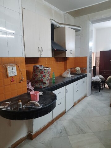 Kitchen in 3 BHK Builder Floor at SS Mayfield Gardens, Sector 51 – for Rent