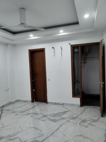 Room in 4 BHK Builder Floor at Freedom Fighters Enclave – for Rent