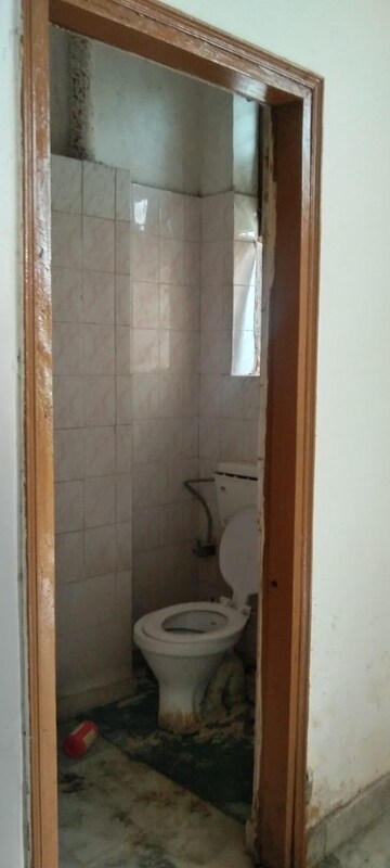 Bathroom in 1 BHK Builder Floor at Kishangarh – for Rent