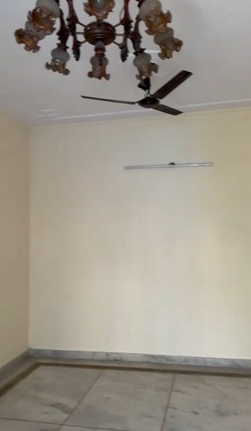 Room in 6+ BHK Independent House at Sector 41 – for Rent