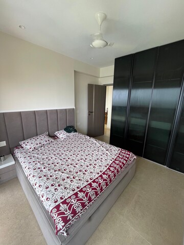 Bedroom in 2 BHK Apartment at Kanakia Silicon Valley, Powai – for Rent