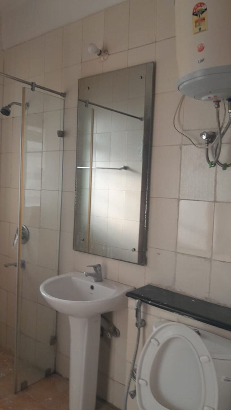 Bathroom, unitech-fresco 3 Bedroom 1815 Sq.Ft. Apartment In Sector 50 Gurgaon 8986501