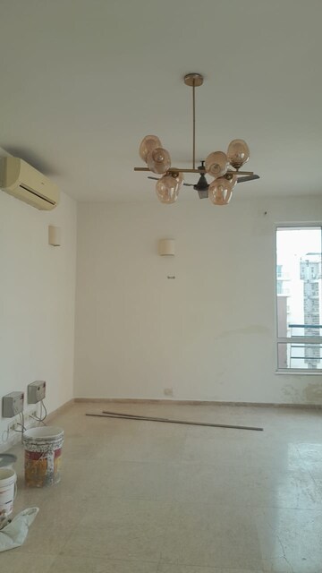 Room in 3 BHK Apartment at Unitech Fresco, Sector 50 – for Rent