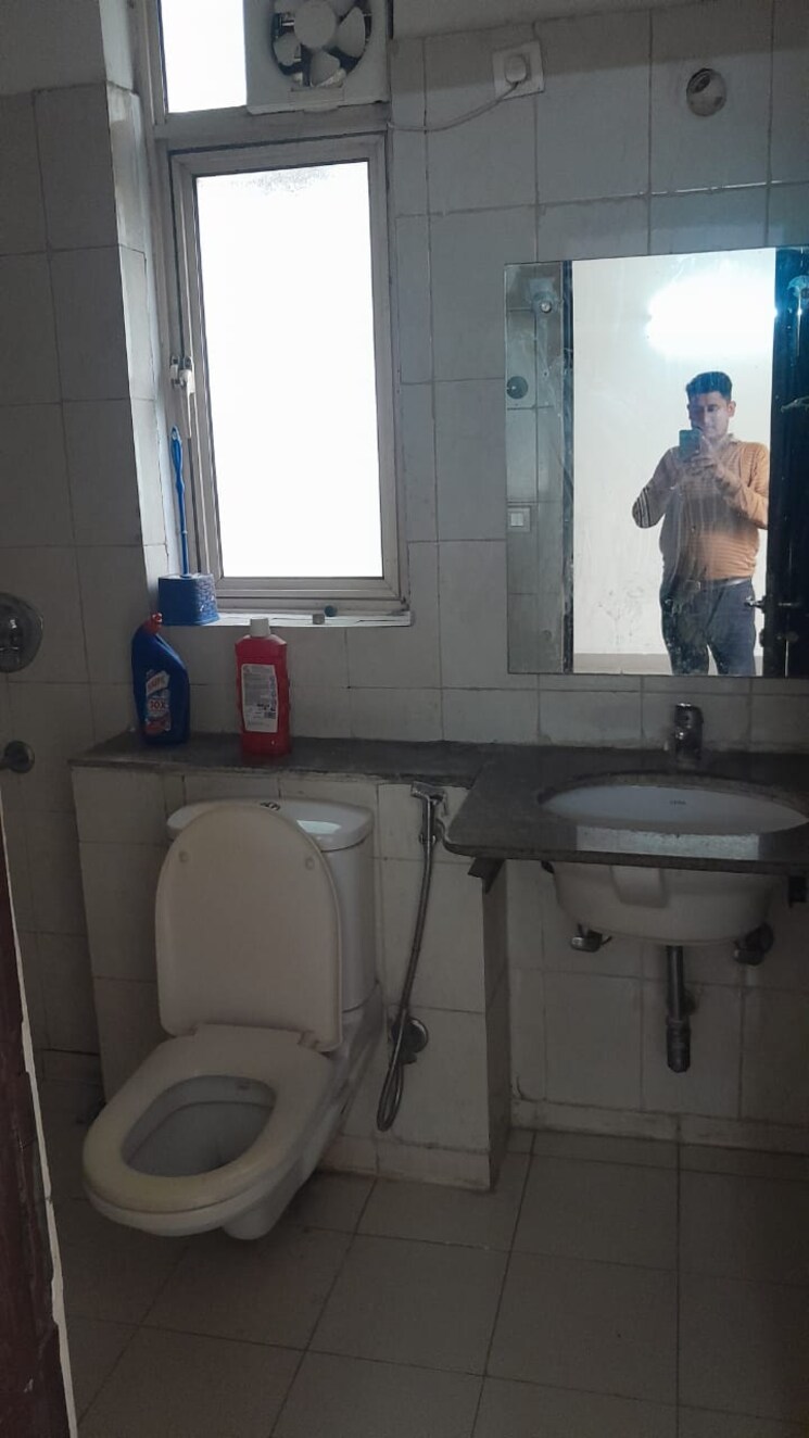 Bathroom, unitech-fresco 3 Bedroom 1815 Sq.Ft. Apartment In Sector 50 Gurgaon 8986501