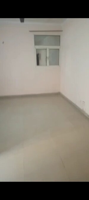 Room in 3 BHK Apartment at Supertech Ecovillage II, Sector 16b Greater Noida – for Sale