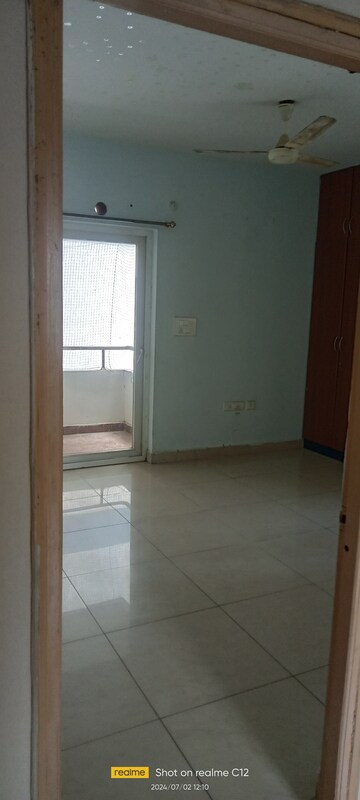 Room in 2 BHK Apartment at PWS 7 Hills, Narsingi – for Rent