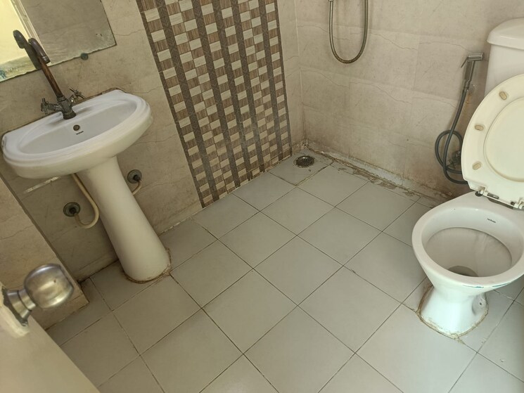 Bathroom, gaur-city-2-12th-avenue 2 Bedroom 1075 Sq.Ft. Apartment In Sector 16c Greater Noida Greater Noida 8986579