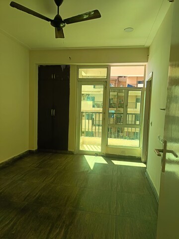 Room in 2 BHK Apartment at Gaur City 2 - 12th Avenue, Sector 16c Greater Noida – for Rent