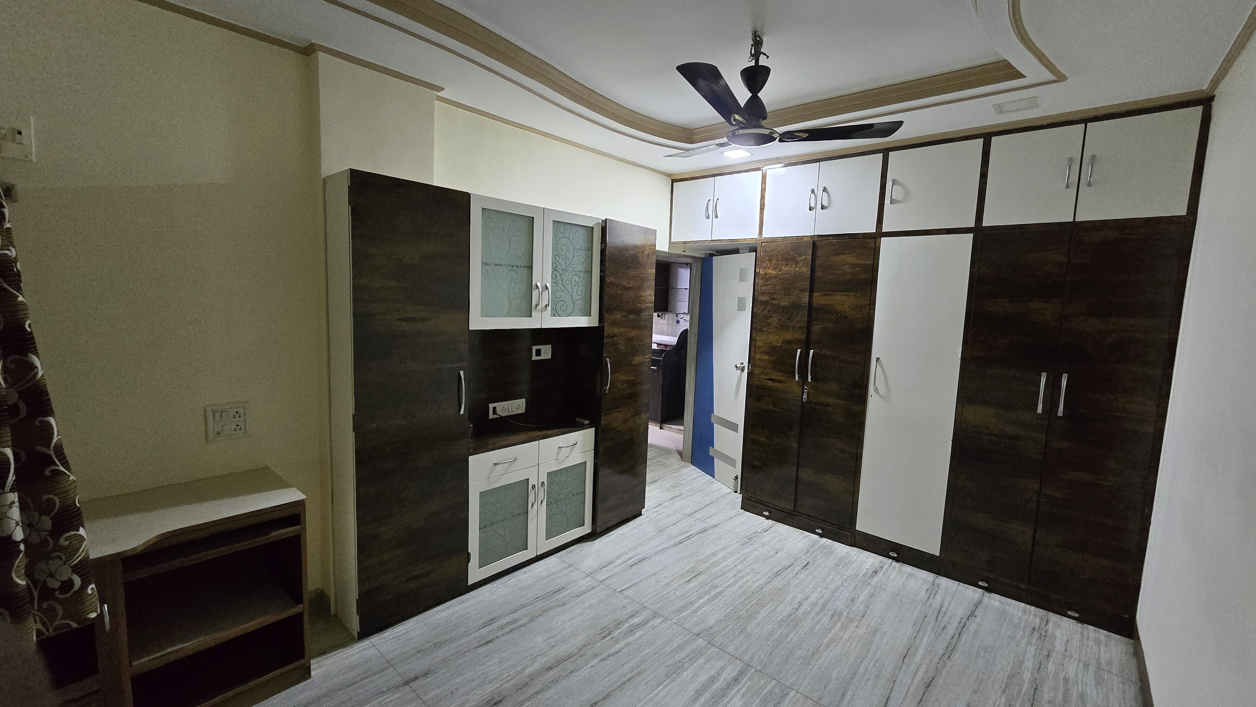 1.5 BHK Apartment For Rent in Highrise 