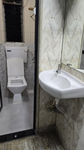 Bathroom in 1.5 BHK Apartment at Goregaon West – for Rent
