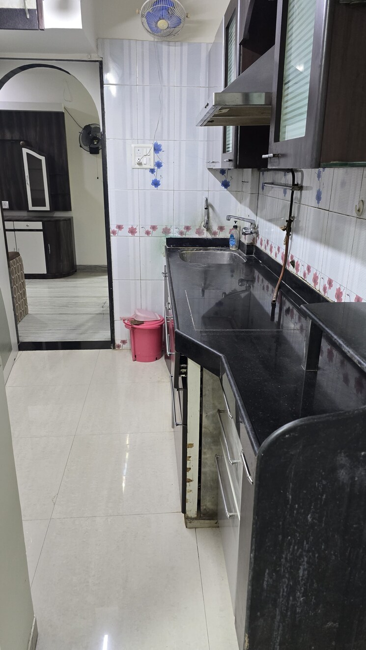 Kitchen, goregaon west 1.5 Bedroom 450 Sq.Ft. Apartment In Goregaon West Mumbai 8986563