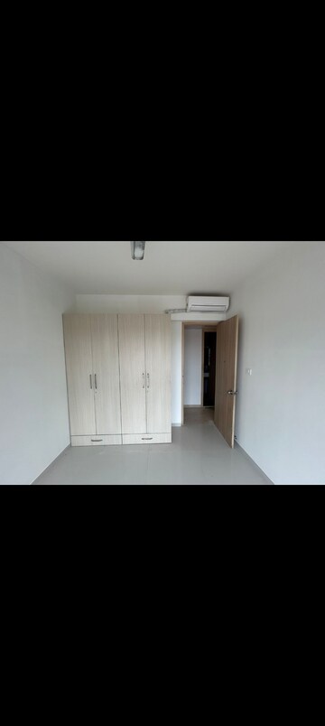 Room in 2 BHK Apartment at Rajesh Raj Infinia, Malad West – for Rent