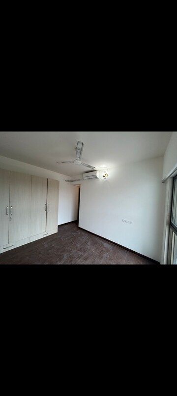 Room in 2 BHK Apartment at Rajesh Raj Infinia, Malad West – for Rent