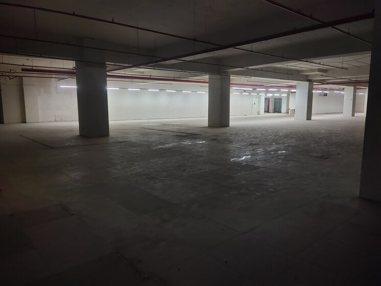  Parking, paranjape-athashri-xion Commercial Showroom 35000 Sq.Ft. In Hinjewadi Pune 8986606