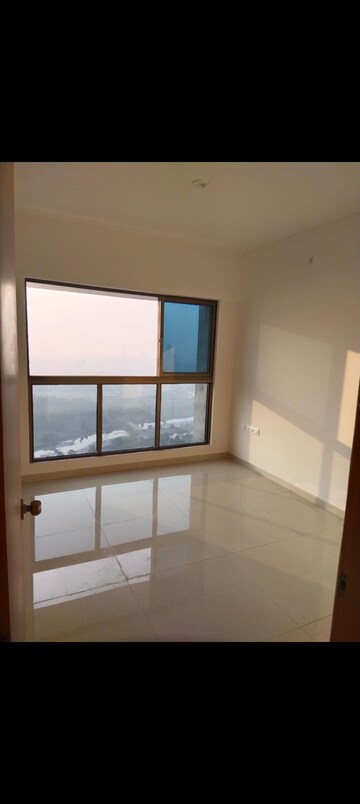 Room in 2 BHK Apartment at Rajesh Raj Infinia, Malad West – for Rent