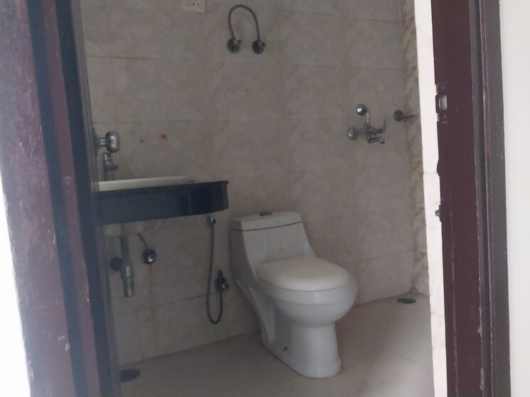 Bathroom, vvip-homes 2 Bedroom 1060 Sq.Ft. Apartment In Gaur City 2 Greater Noida 8986638