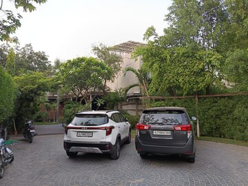 Parking in 4 BHK Villa at Science City – for Sale