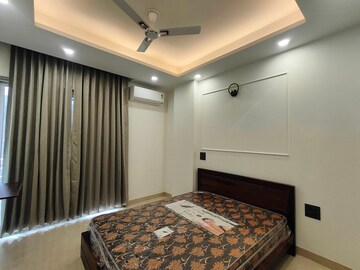 Bedroom in 2 BHK Builder Floor at Sector 52 – for Rent