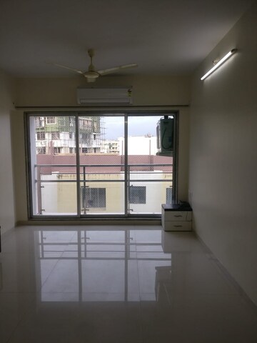 Room in 3 BHK Apartment at Worli – for Rent