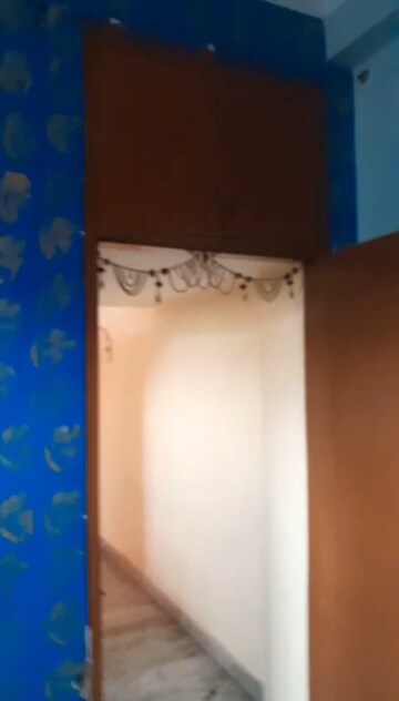 Room in 1 BHK Builder Floor at Vaishali Sector 5 – for Rent