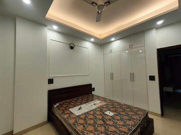 Bedroom in 2 BHK Builder Floor at Sector 52 – for Rent