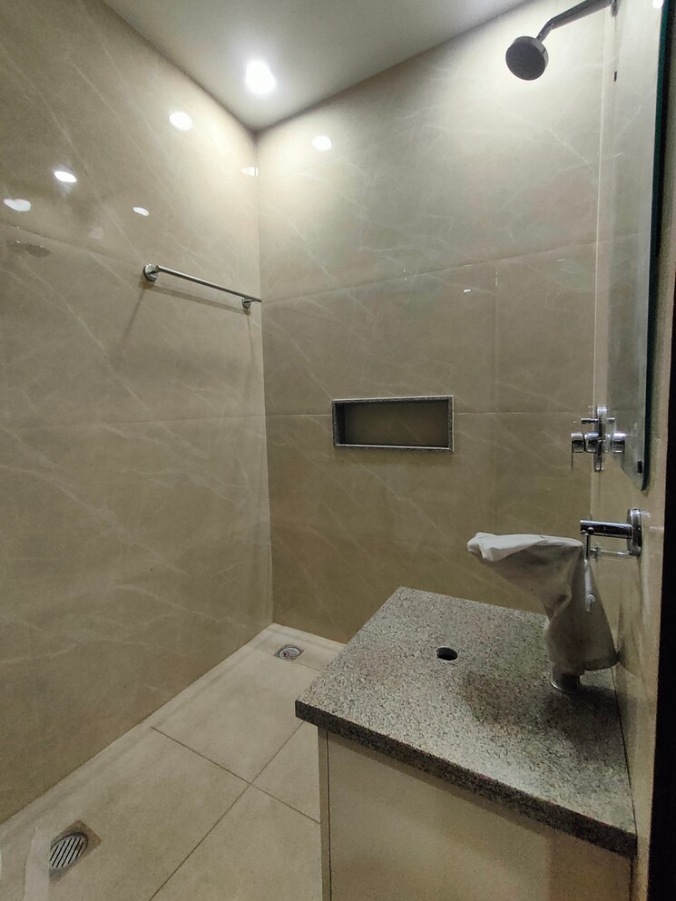 Bathroom, sector 52 2 Bedroom 1400 Sq.Ft. Builder Floor In Sector 52 Gurgaon 8986698