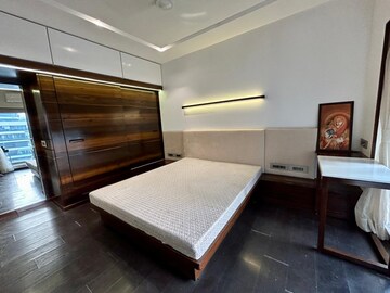 Furnished Amenities in 2 BHK Apartment at Dheeraj Celestial, Bandra West – for Rent