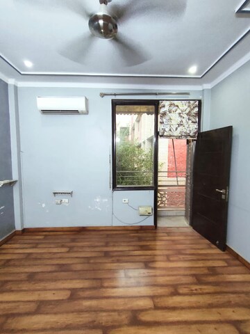 Room in 3 BHK Builder Floor at Prashant Vihar – for Rent