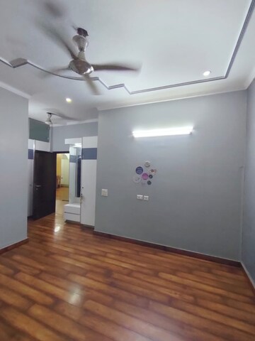 Room in 3 BHK Builder Floor at Prashant Vihar – for Rent