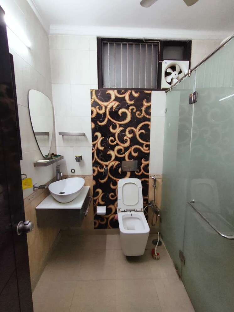 Team Area, prashant vihar 3 Bedroom 1500 Sq.Ft. Builder Floor In Prashant Vihar Delhi 8986724