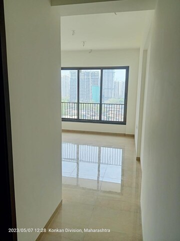 Room in 1 BHK Apartment at Mahindra Roots, Kandivali East – for Rent