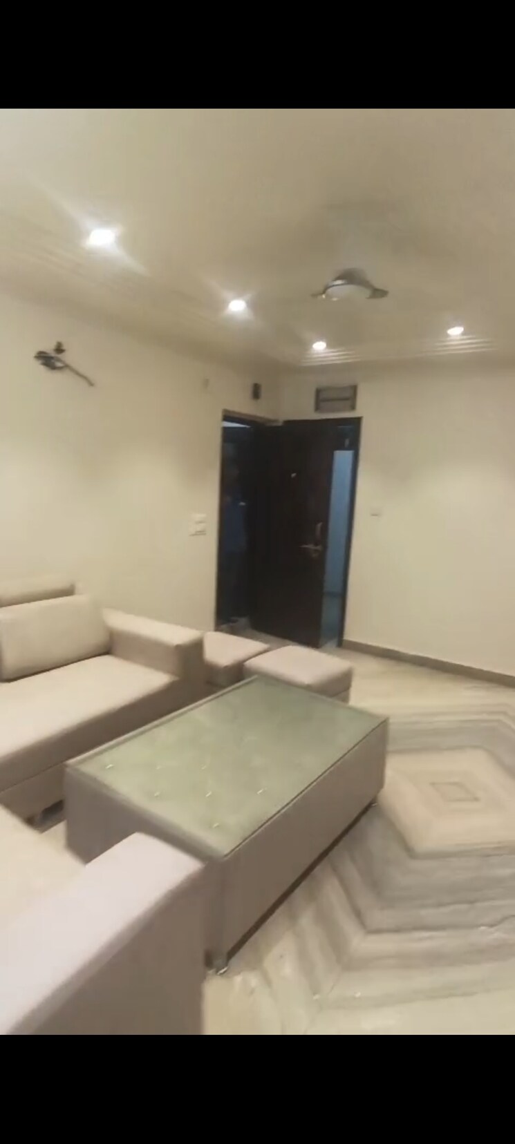 undefined, pitampura 3 Bedroom 1500 Sq.Ft. Builder Floor In Pitampura Delhi 8986769