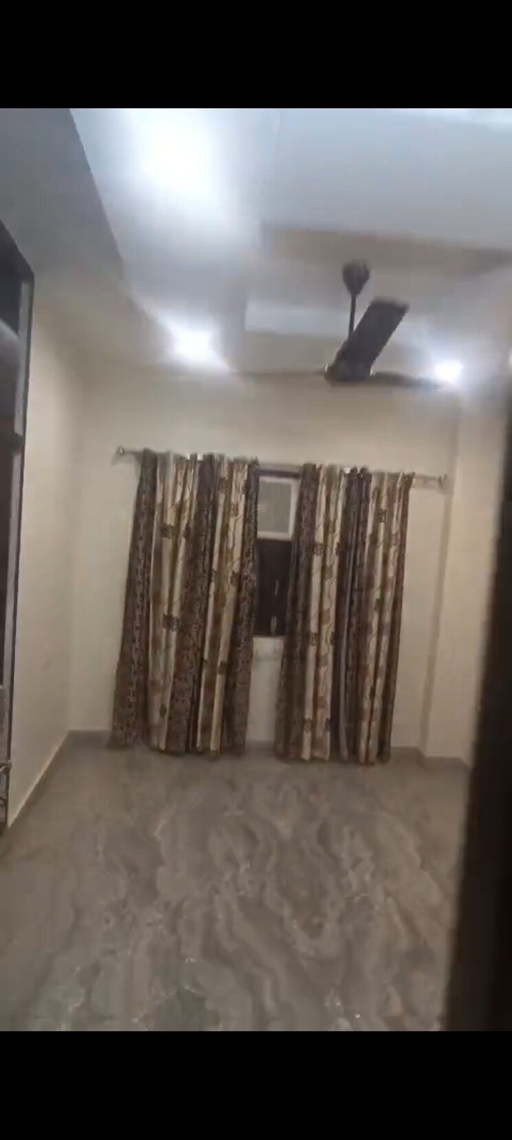 undefined, pitampura 3 Bedroom 1500 Sq.Ft. Builder Floor In Pitampura Delhi 8986769