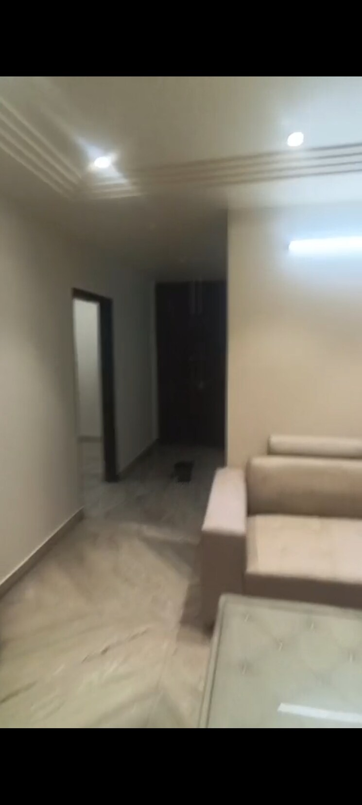 Room, pitampura 3 Bedroom 1500 Sq.Ft. Builder Floor In Pitampura Delhi 8986769