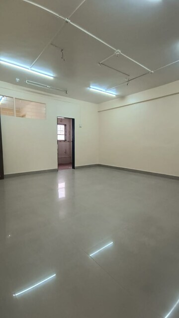 Room in 2 BHK Apartment at Deshmukh Sadashiv Peth CHS, Sadashiv Peth – for Rent