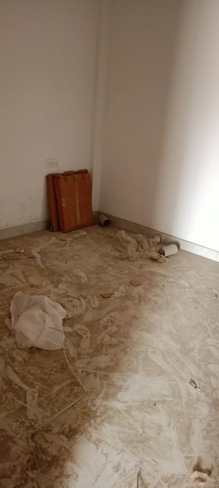 Room, sector 16b greater noida 3 Bedroom 2200 Sq.Ft. Villa In Sector 16b Greater Noida Greater Noida 8986776